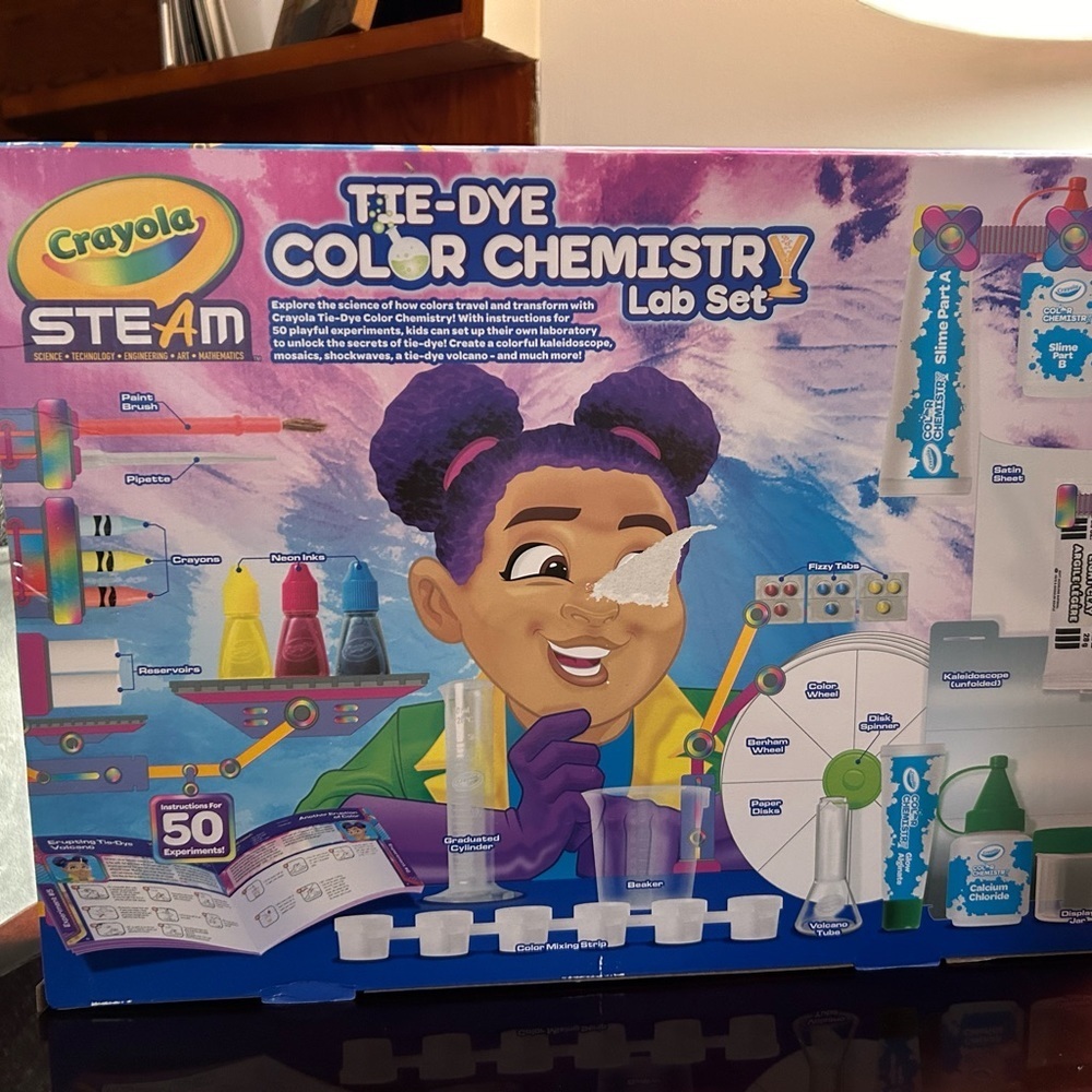 Crayola Tie Dye Color Chemistry Set - Picture 2 of 4